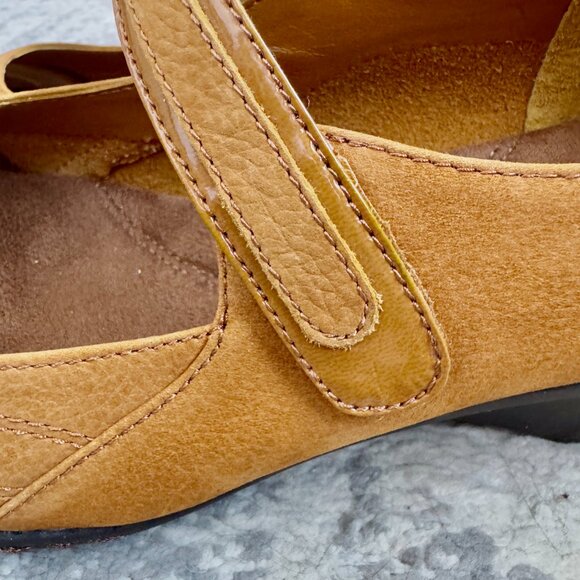 NWOT Aerosoles Tornado Tan Suede Wedge Mary Janes - Picture 13 of 15